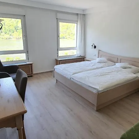 Schoen Am Rhein فندق