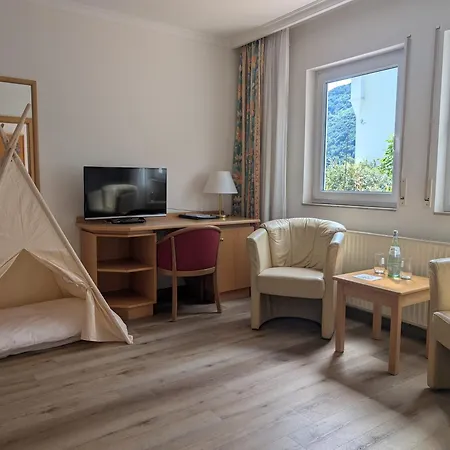 Schoen Am Rhein Otel 3*