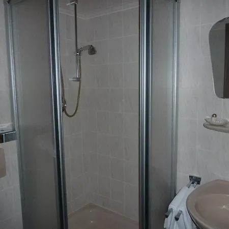 فندق Schoen 3*